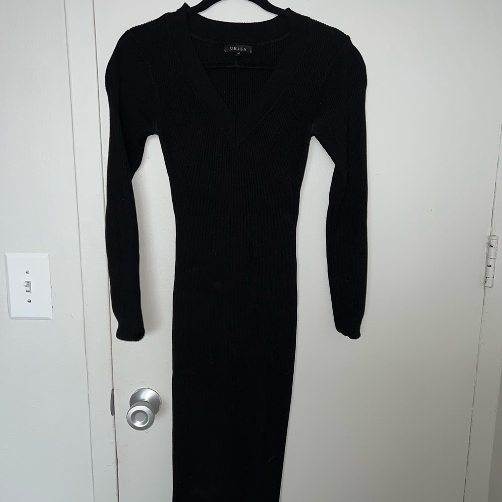 Black midi sweater dress ✨